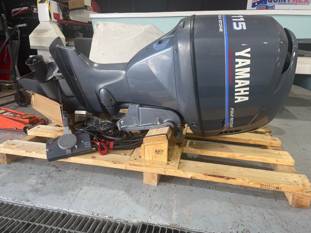 2001 Yamaha F115 HP 4-Cylinder EFI 4-Stroke 20