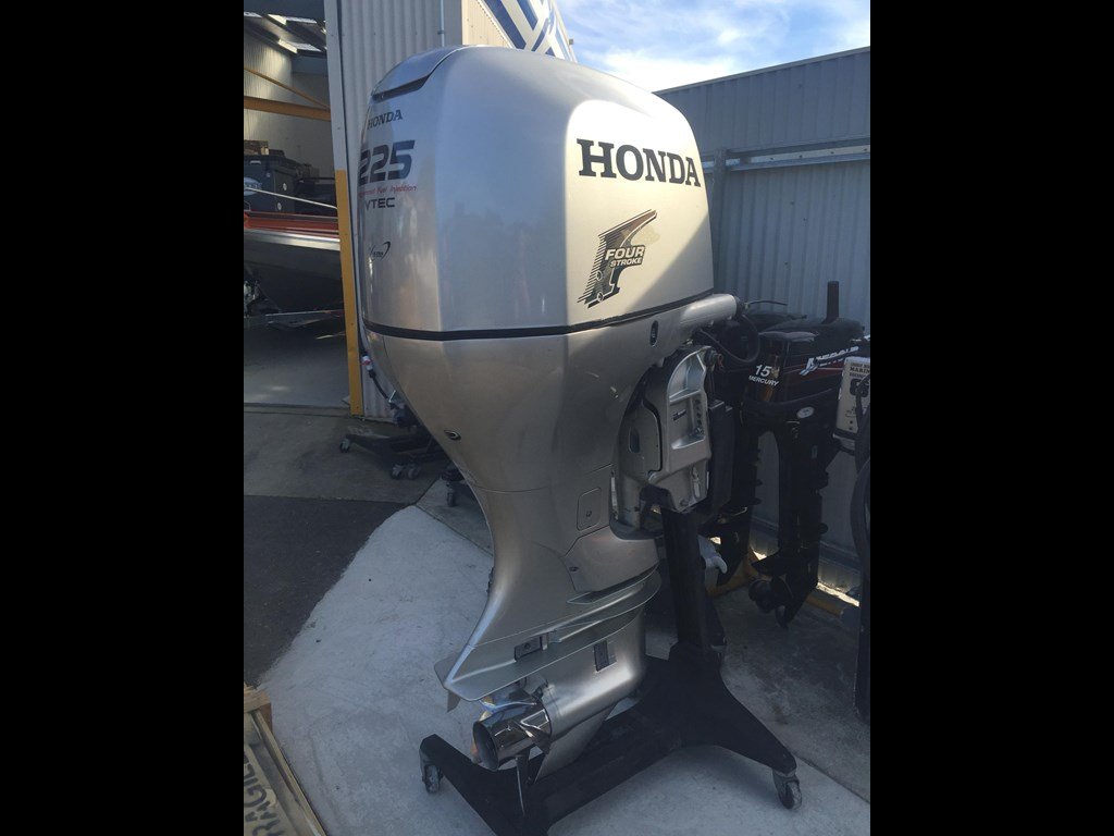 HONDA BF225 Outboard Motor - bayendmarine.com